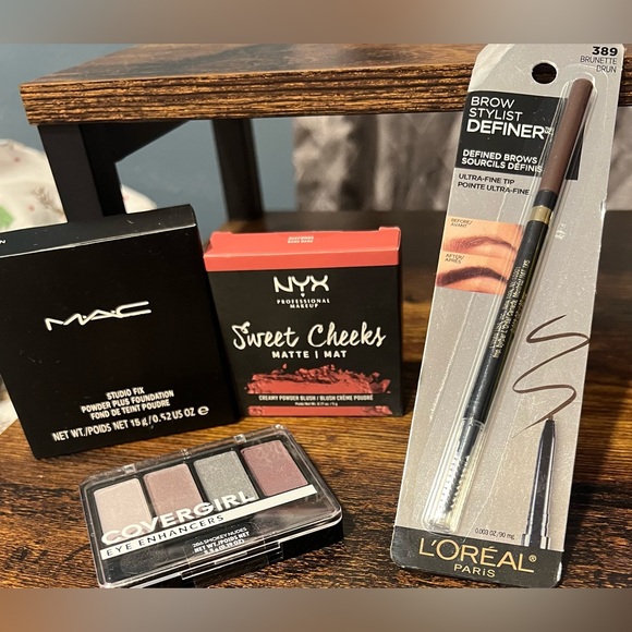 Women’s 4 Item Makeup Bundle Mac Foundation, Covergirl, L’Oreal & NYW All New - Picture 1 of 11